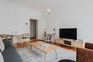Fernseher, Stereoanlage