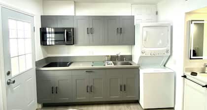 Charming Escape. 2-bedroom townhome in marvelous Las Vegas