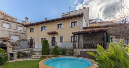 Country House "La Fontanita" with Mountain View, Private Pool & Wi-Fi