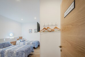 5 bedrooms, free WiFi, bed sheets - Country House 'Casa Rural El Rincon Del Chef' with Private Garden, Wi-Fi and Air Conditioning (Castrojeriz)