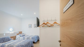 5 bedrooms, free WiFi, bed sheets