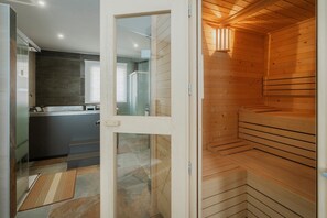Sauna - Country House 'Casa Rural El Rincon Del Chef' with Private Garden, Wi-Fi and Air Conditioning (Castrojeriz)