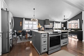 Microwave, oven, stovetop, dishwasher - Private Lodge-Sleeps 22-Near Boyne-Indoor Pool-Game Rooms-Pets Welcome (Gaylord)
