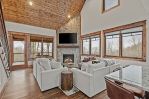 スマートテレビ、暖炉