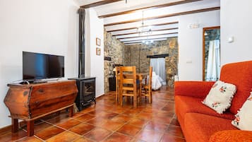 Televisie en een open haard