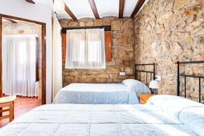 2 bedrooms, free WiFi, bed sheets