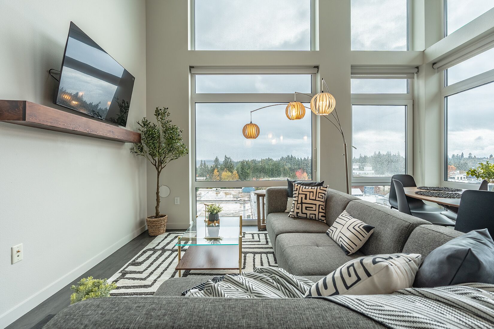 Superior Apartment, Park View | Living area