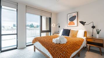 Deluxe-Apartment, Stadtblick | 1 Schlafzimmer, laptopgeeigneter Arbeitsplatz, Bügeleisen/Bügelbrett