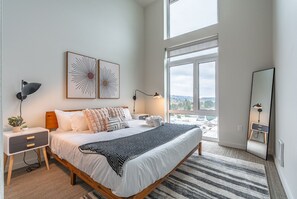 Superior Apartment, Park View | Laptop workspace, iron/ironing board, free WiFi, bed sheets - Sophari Downtown: Bellevue Apartments (Bellevue)