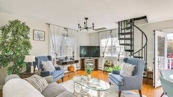 Apartment (2 Bedrooms) | Front of property