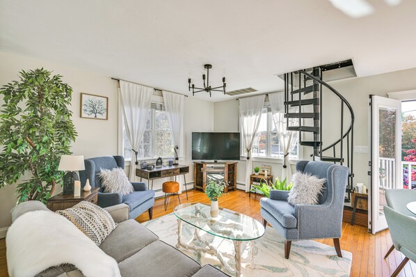 Apartment (2 Bedrooms) | Front of property