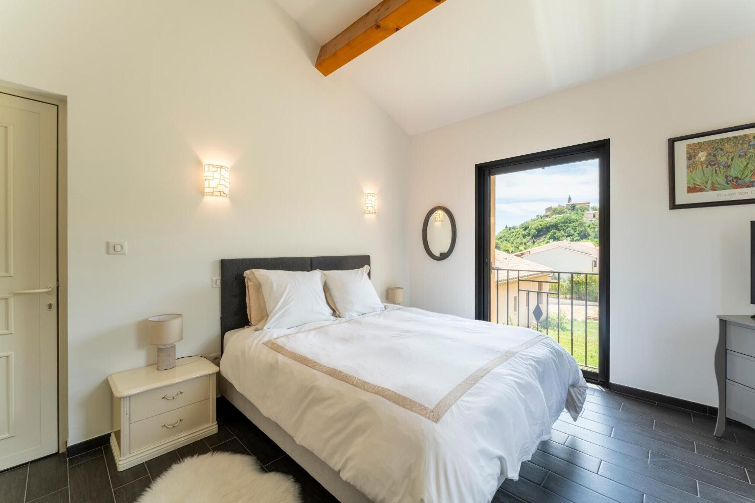 4 bedrooms, free WiFi, bed sheets