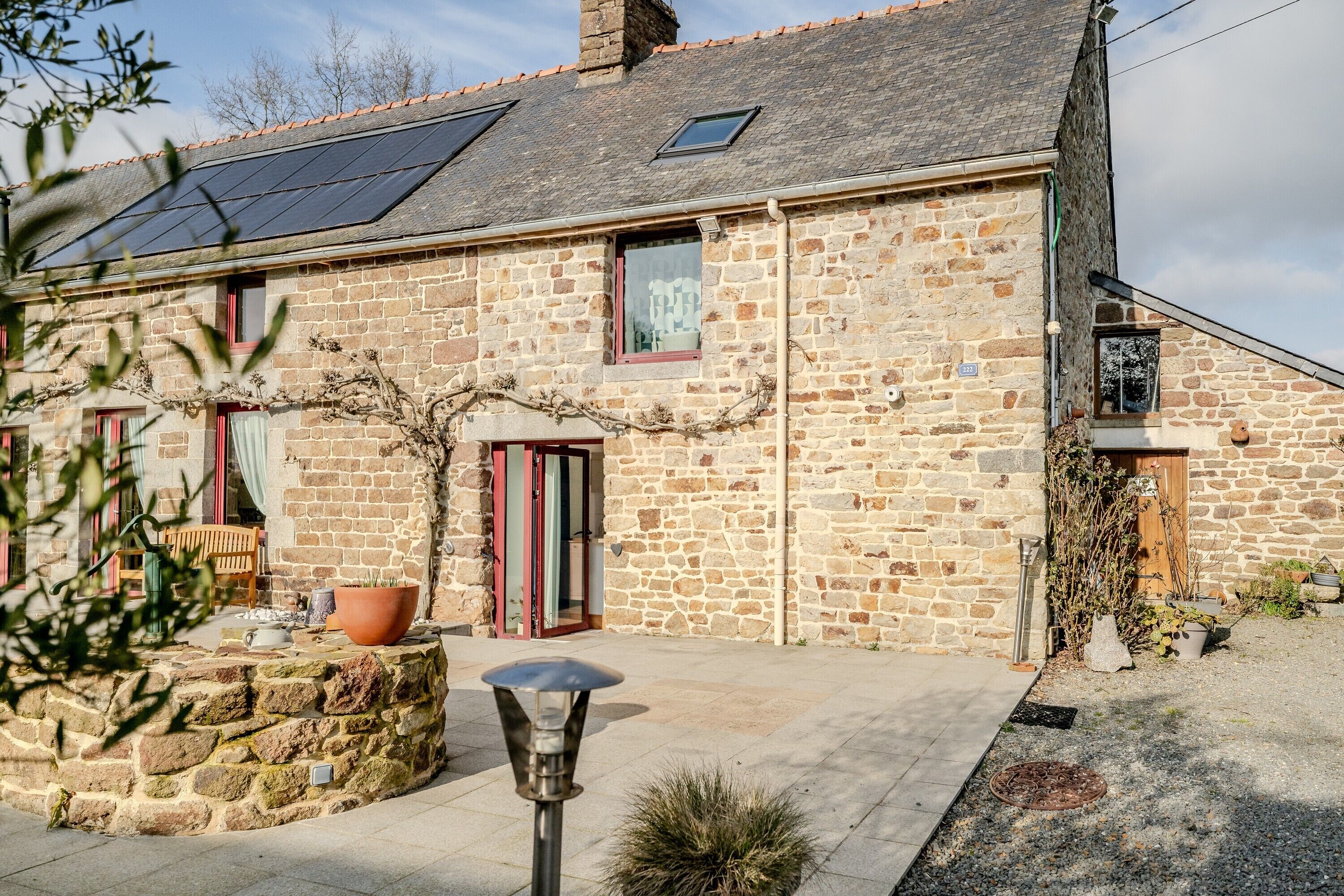 المنشأة من الخارج