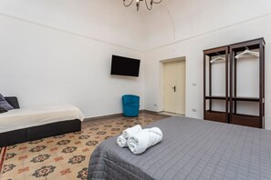 2 habitaciones, tabla de planchar con plancha y wifi gratis 