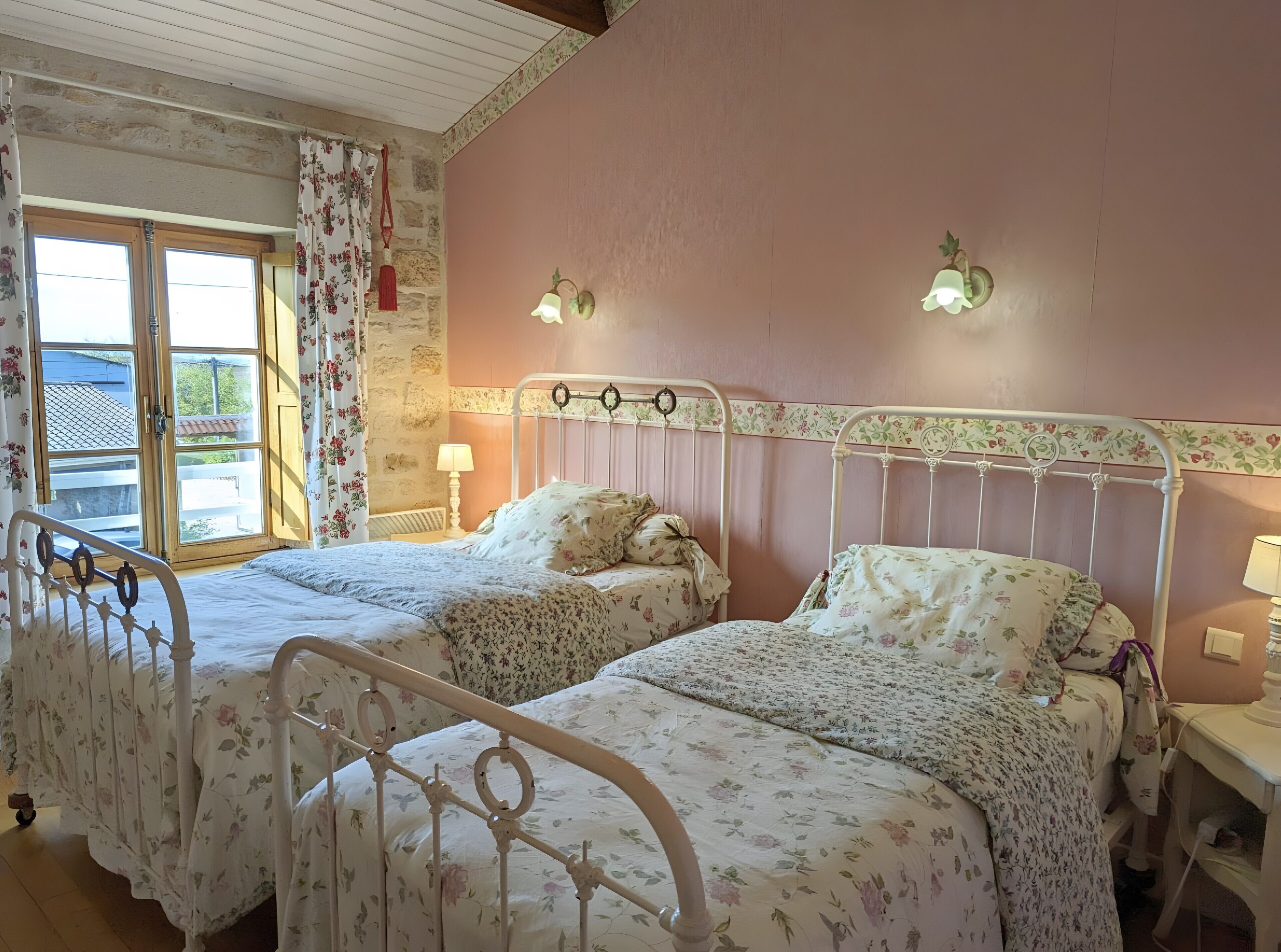 2 soverom, strykejern/-brett, wi-fi (inkludert) og sengetøy