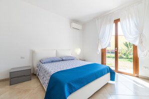 2 bedrooms, bed sheets