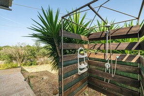 Property grounds - Villa 'Casa Atzori' with Private Terrace, Private Garden and Air Conditioning (Sant'anna Arresi)