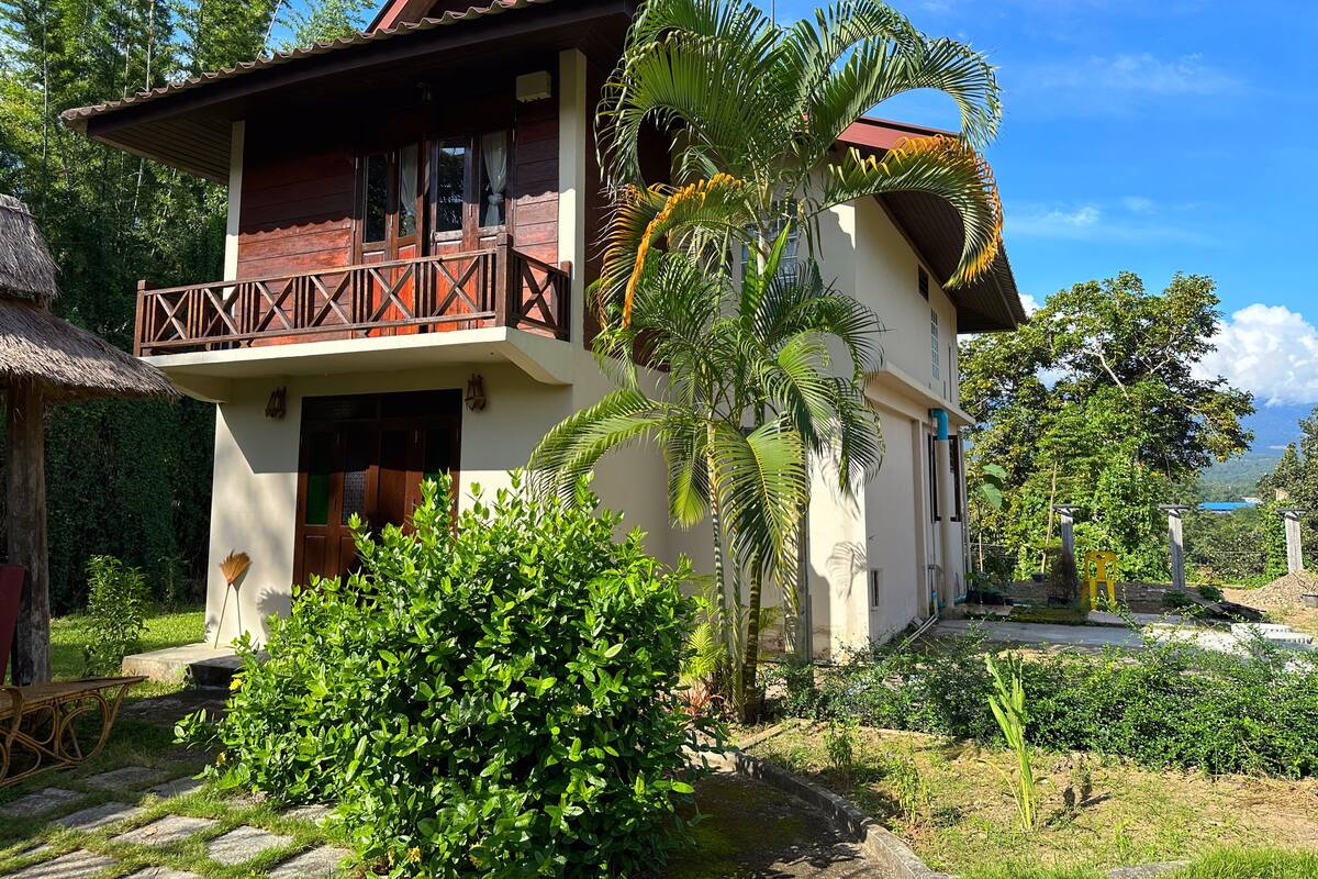 Casa, vista a la montaña | 1 habitación, escritorio y espacio para trabajar con laptop