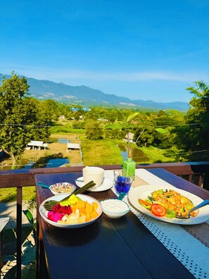 Petit déjeuner préparé sur commande (150 THB par personne)