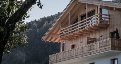 Apartment 'Oberhemberger Hof Zwoaer' with Mountain View, Shared Terrace and Wi-Fi