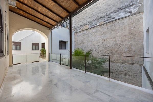 Property grounds - Apartment 'Centrica Jerez' with Shared Terrace, Wi-Fi and Air Conditioning (Jerez de la Frontera)