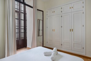 2 bedrooms, free WiFi, bed sheets - Apartment 'Centrica Jerez' with Shared Terrace, Wi-Fi and Air Conditioning (Jerez de la Frontera)