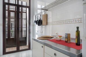 Refrigerador, microondas, parrilla de estufa y lavavajillas 