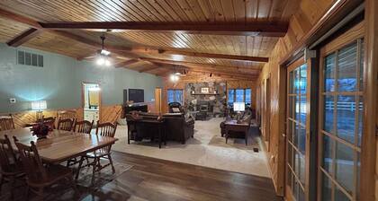 Large 4-bedroom 3-bath single level home with spacious greatroom and dining area