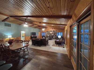 Large 4-bedroom 3-bath single level home with spacious greatroom and dining area