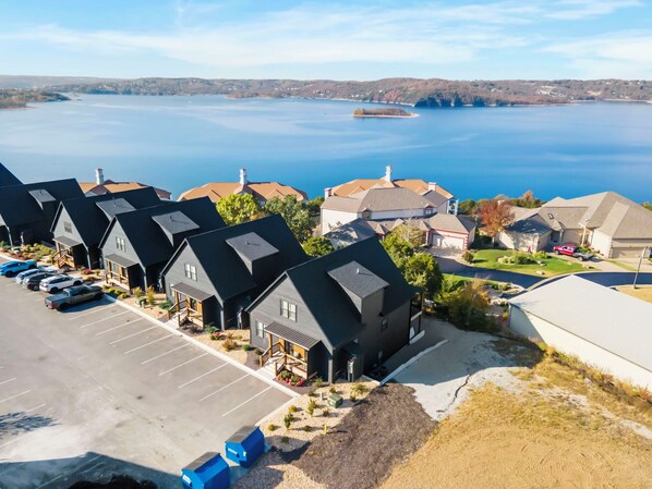 Exterior - Epic Deal! Sleep up to 21 in 7 BD for the price of a 4! Hot Tub, Games, + FREE Golf & Shows (Branson)