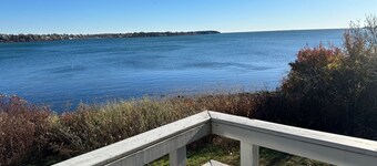Stunning Ocean Views, newly renovated cottage-close to preserves, trails, and Harpswell Beaches