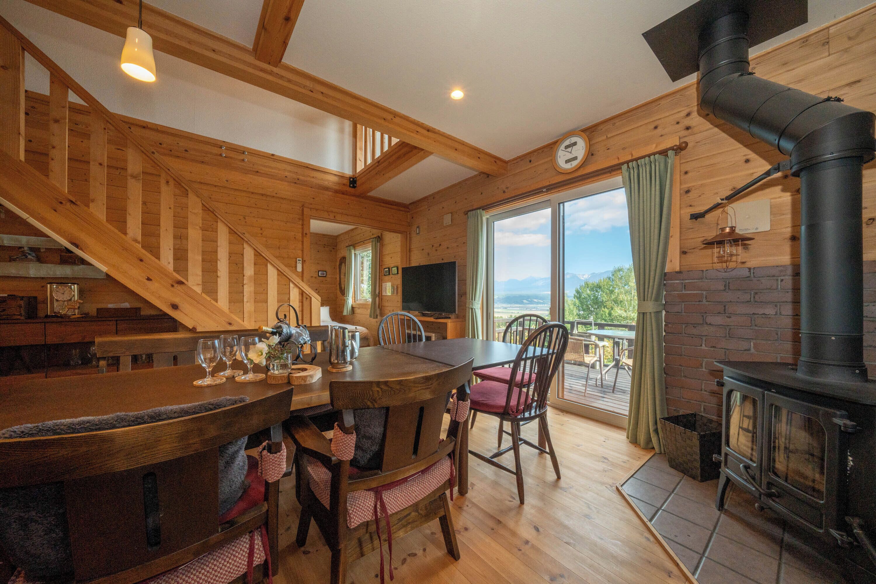 House, Garden View | In-room dining