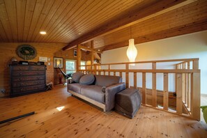 Una televisión de pantalla plana