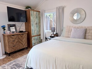 1 slaapkamer, een strijkplank/strijkijzer, gratis wifi, beddengoed