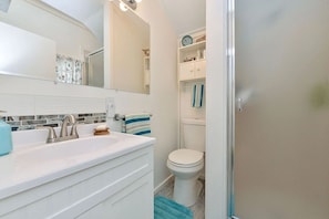 淋浴設備、按摩浴缸、風筒、提供毛巾