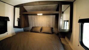 1 bedroom, desk, free WiFi, bed sheets