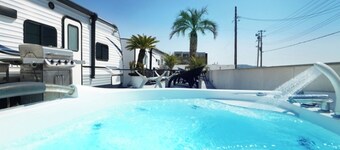 TRAILERA Villa with Jacuzzi Plan for 2 people only / Tateyama Chiba