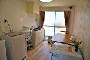 Cookware/dishes/utensils - YusyadoFushimi Inari Westernstyle room8 minut / Kyoto Kyōto (Kyoto)