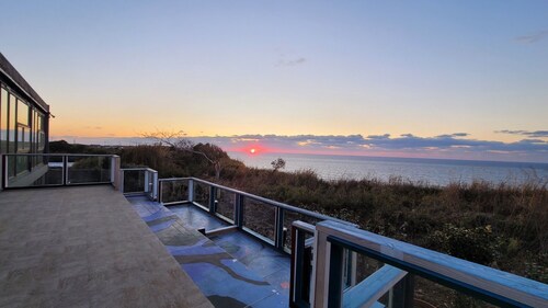 Familyroom106  Ocean and Mountain View / Asahi Chiba