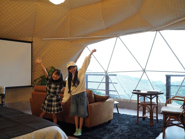 1 bedroom, desk, free WiFi, bed sheets