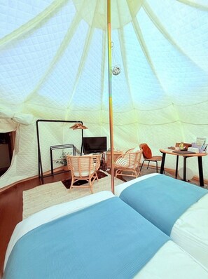 1 bedroom, desk, free WiFi, bed sheets
