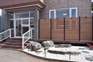 Exterior detail - A large house with a lovely Japanesestyle room an / Yoichigun Hokkaidō (Yoichigun)