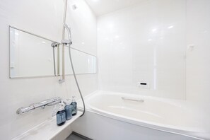 Secador de pelo, toallas
