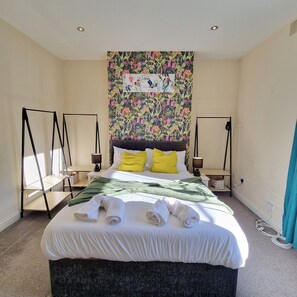2 bedrooms, iron/ironing board, WiFi, bed sheets - Kenilworth Modern Apartment with 2 Bedrooms (Coventry)