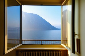 Interior - Apartment with Lakefront Terrace (CASA COTIMA) (Campione d'Italia)