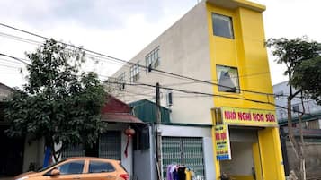 Mặt tiền nơi lưu trú
