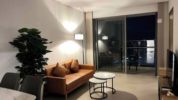 Superior Apartment, 2 Bedrooms, Kitchen, City View | Living area