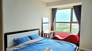 Departamento superior, 1 habitación, cocina, vista a la ciudad | Escritorio, espacio para trabajar con laptop y wifi gratis