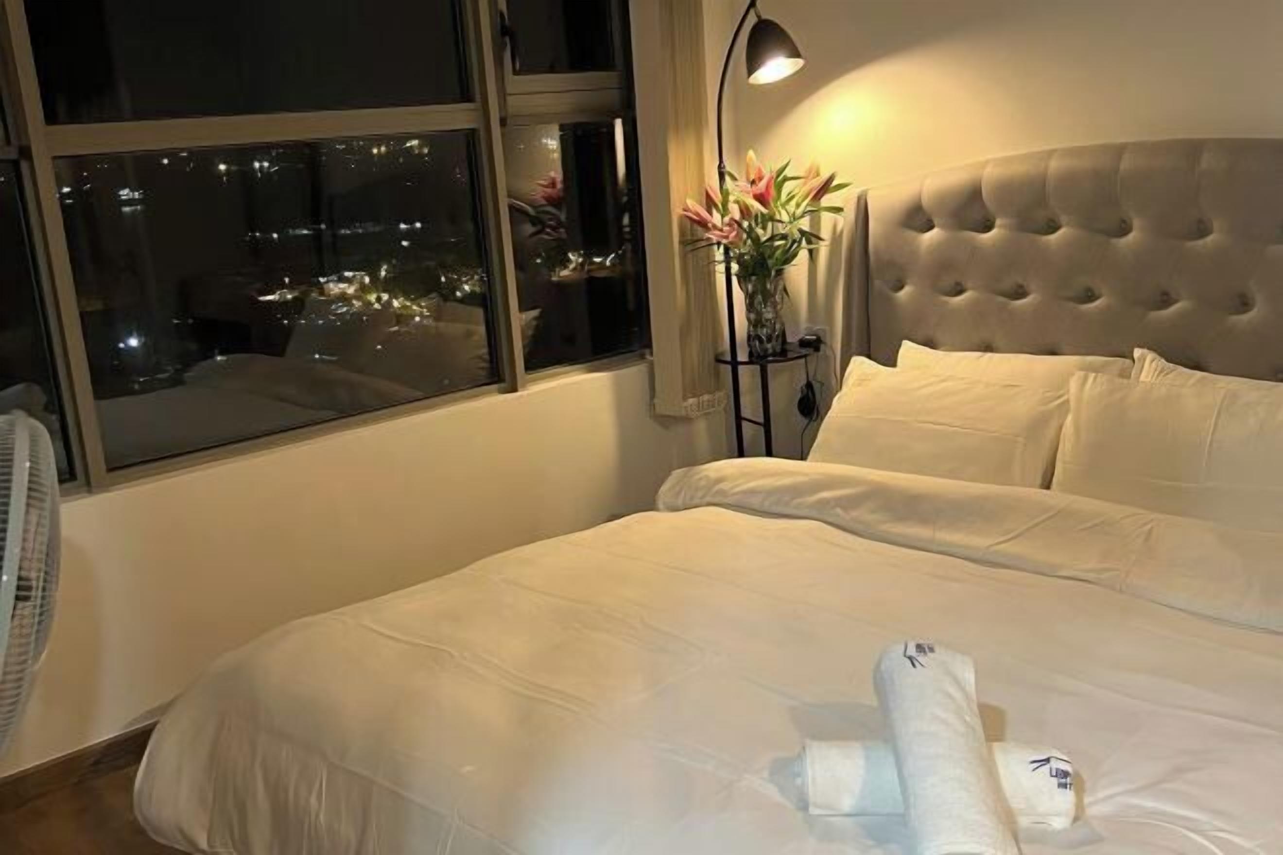 Escrivaninha, espaço de trabalho para notebook, Wi-Fi de cortesia