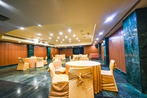 Restaurant - Fabhotel Bharat Continental (New Delhi)
